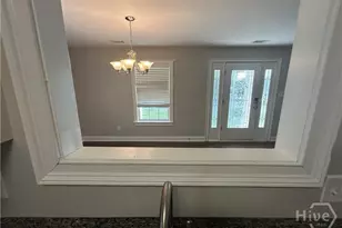 826 E 33rd St, Savannah, GA 31401 - Photo 10