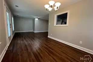 826 E 33rd St, Savannah, GA 31401 - Photo 2