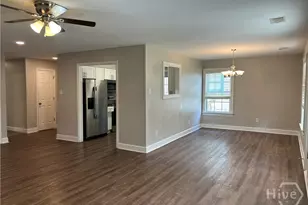 826 E 33rd St, Savannah, GA 31401 - Photo 4