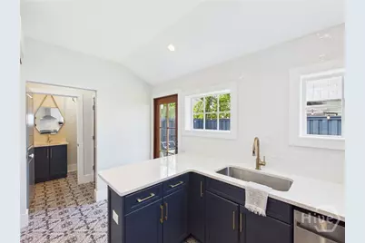 509 E Charlton Street, Savannah, GA 31401 - Photo 12