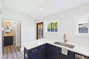509 E Charlton St, Savannah, GA 31401 - Photo 12