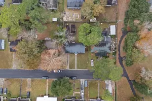 325 Manor Dr, Savannah, GA 31404 - Photo 6