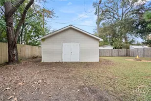 325 Manor Dr, Savannah, GA 31404 - Photo 4