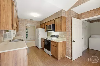 7601 Wymberly Court, Savannah, GA 31406 - Photo 12