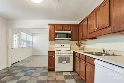 1505 W Creighton Place, Savannah, GA 31406 - Photo 12