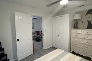 626 E Waldburg St, Savannah, GA 31401 - Photo 28