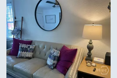 626 E Waldburg Street, Savannah, GA 31401 - Photo 6