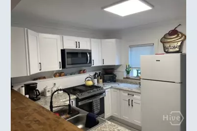 626 E Waldburg Street, Savannah, GA 31401 - Photo 14