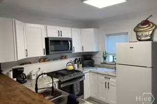 626 E Waldburg St, Savannah, GA 31401 - Photo 14