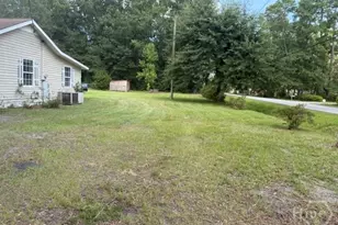14 P0Plar St, Bloomingdale, GA 31302 - Photo 2