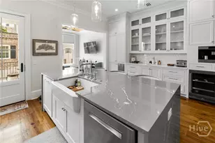 105 E Gordon St, Savannah, GA 31401 - Photo 12