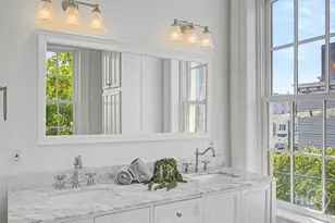 25 W Perry St, Savannah, GA 31401 - Photo 32