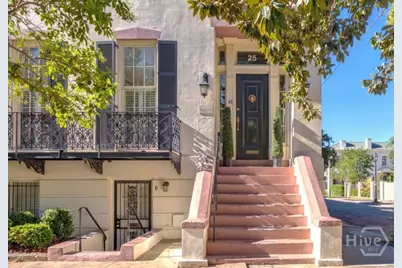 25 W Perry Street, Savannah, GA 31401 - Photo 2