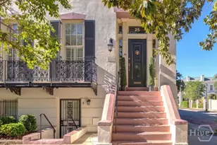 25 W Perry St, Savannah, GA 31401 - Photo 2