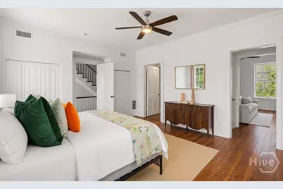 25 W Perry Street, Savannah, GA 31401 - Photo 26