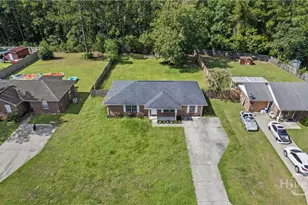 1325 Loblolly Dr, Hinesville, GA 31313 - Photo 2