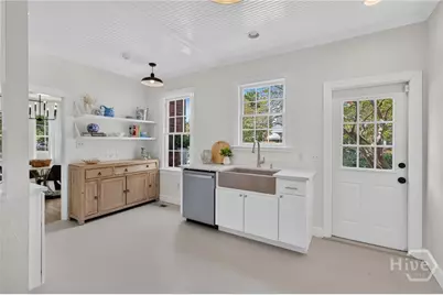 702 E 52nd Street, Savannah, GA 31405 - Photo 12