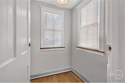 530 E 35th Street, Savannah, GA 31401 - Photo 16