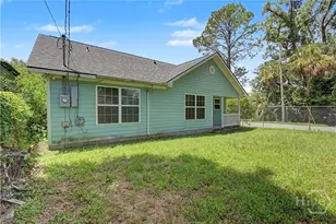 1202 E Waldburg St, Savannah, GA 31404 - Photo 28