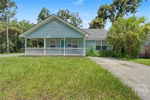 1202 E Waldburg St, Savannah, GA 31404 - Photo 2