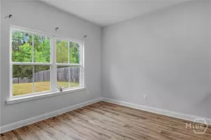 729 Fairview Cir, Hinesville, GA 31313 - Photo 8