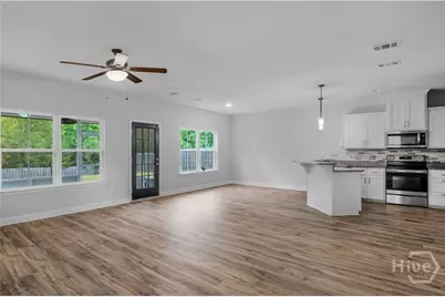 729 Fairview Circle, Hinesville, GA 31313 - Photo 4