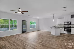 729 Fairview Cir, Hinesville, GA 31313 - Photo 4