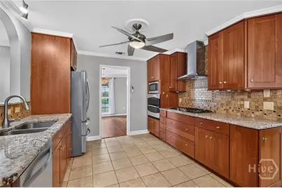 304 Wellington Road, Savannah, GA 31410 - Photo 16