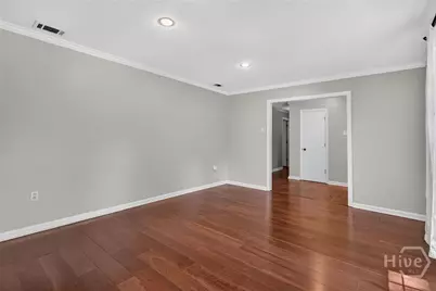 304 Wellington Road, Savannah, GA 31410 - Photo 12
