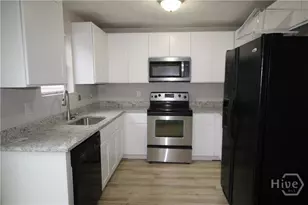 1100 Pineland Ave, Hinesville, GA 31313 - Photo 6