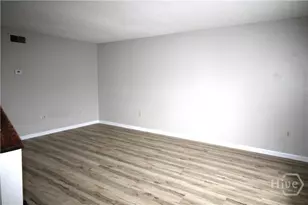 1100 Pineland Ave, Hinesville, GA 31313 - Photo 4