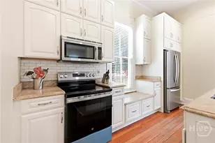 19 E 39th St, Savannah, GA 31401 - Photo 22