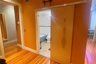 122 W Broughton St, Savannah, GA 31401 - Photo 12