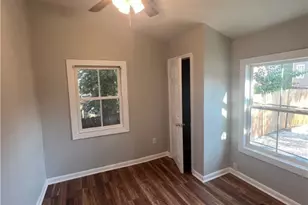 407 E Duffy St, Savannah, GA 31401 - Photo 12