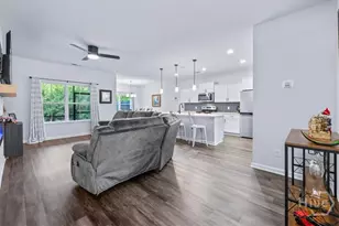 147 Bellasera Wy, Richmond Hill, GA 31324 - Photo 4