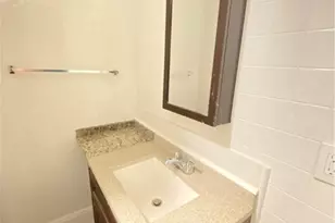 1611 1/2 E Henry St, Savannah, GA 31404 - Photo 4