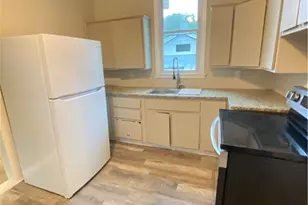 1611 1/2 E Henry St, Savannah, GA 31404 - Photo 6