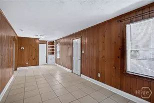 1010 E Victory Dr, Savannah, GA 31405 - Photo 4