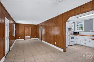 1010 E Victory Dr, Savannah, GA 31405 - Photo 6
