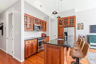 122 W Broughton St, Savannah, GA 31401 - Photo 14
