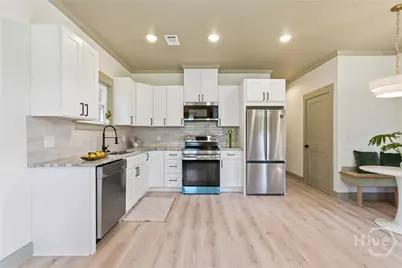 744 E 33rd Street, Savannah, GA 31401 - Photo 8