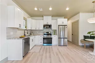 744 E 33rd St, Savannah, GA 31401 - Photo 8