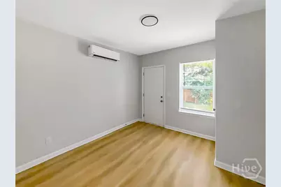 706 W 51st Street, Savannah, GA 31405 - Photo 8