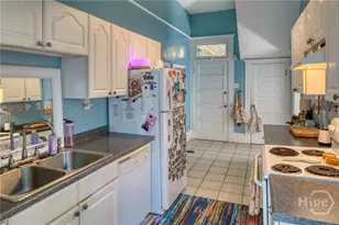 836 E Henry St, Savannah, GA 31401 - Photo 20