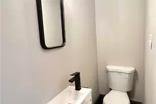 2313 Whitaker St, Savannah, GA 31401 - Photo 8