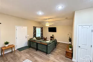 165 Turpentine Cir, Jesup, GA 31545 - Photo 10