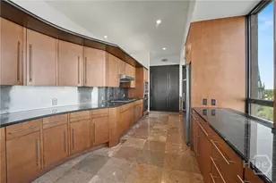 300 Bull St, Savannah, GA 31401 - Photo 24