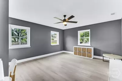 802 W 44th Street, Savannah, GA 31405 - Photo 12