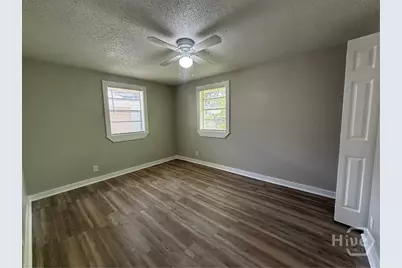 815 E Waldburg Street, Savannah, GA 31401 - Photo 12