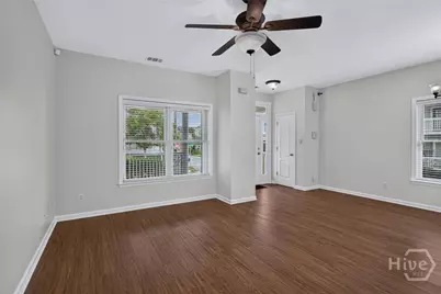 425 E 31st Street, Savannah, GA 31401 - Photo 8